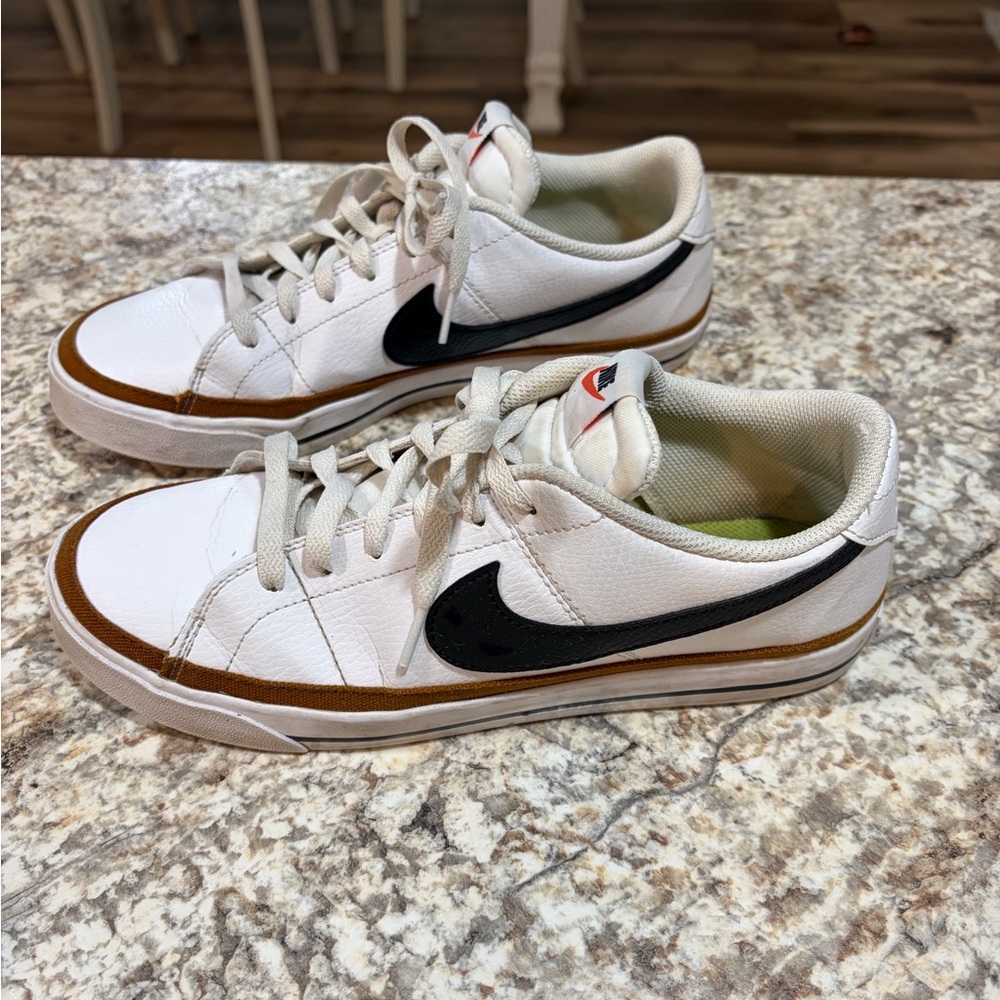 Nike Women’s White Nike Court Legacy